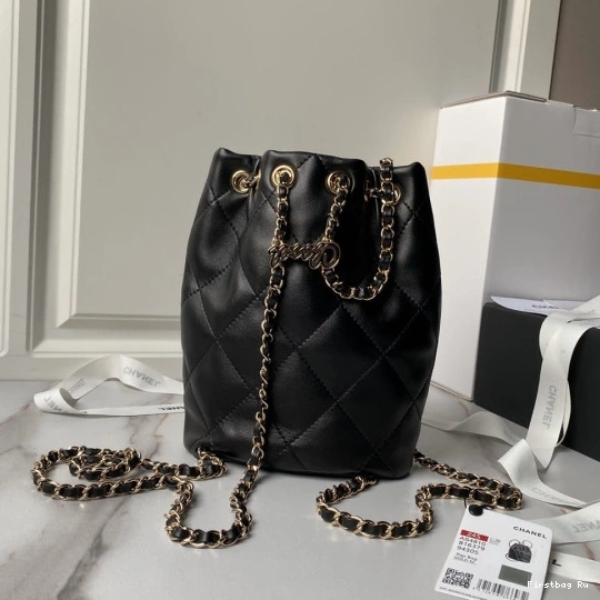 First Bag Ru BUCKET BAG CHANEL 0815
